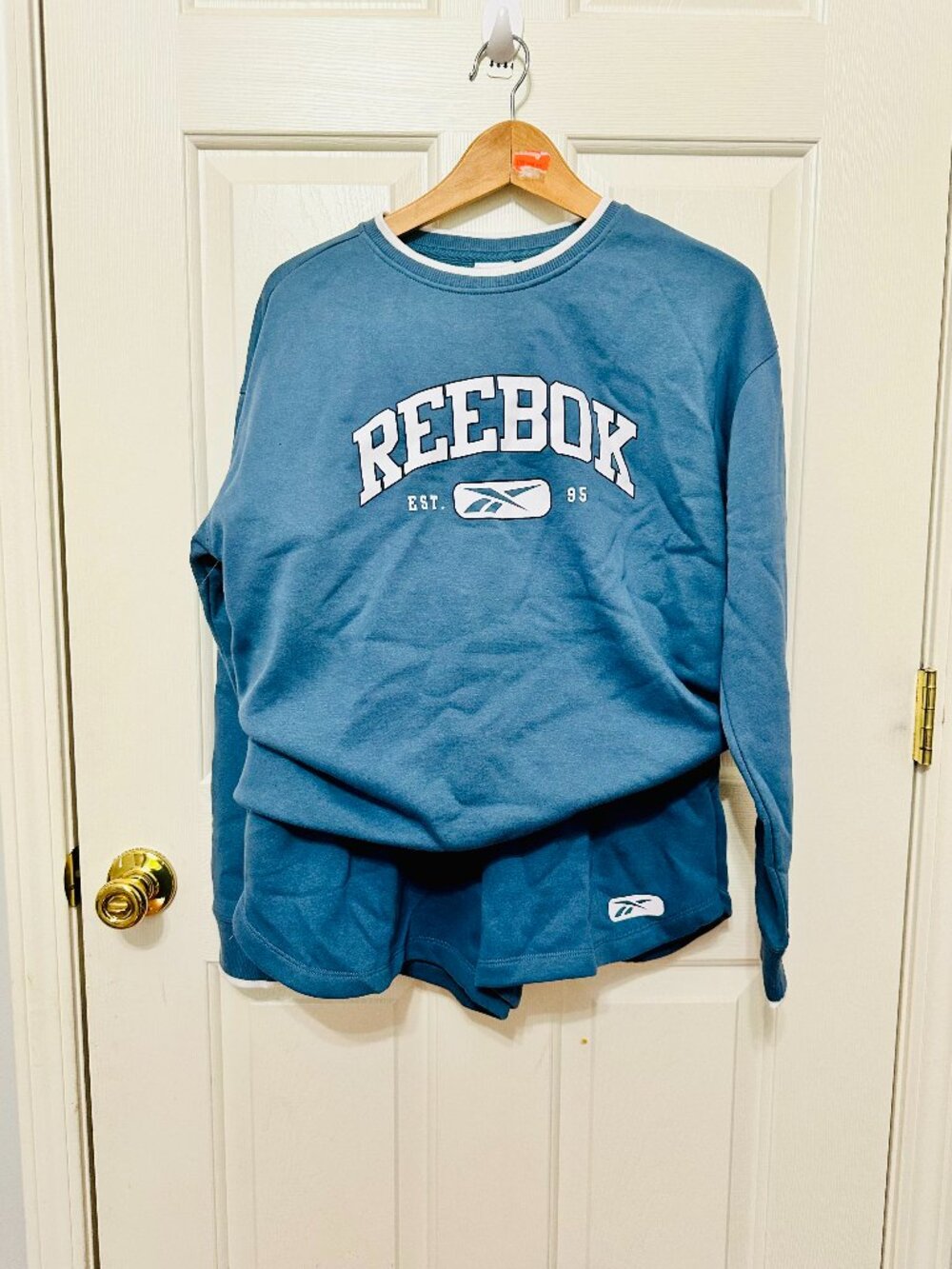 2-PACK REEBOK VECTOR SHADOW FLEECE VARSITY SUMMER SWEATSHIRT & SHORTS SET LG $95